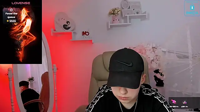 Snapshot of Dolly__Queen_ chatting on 02-03-25, 08:46 Dolly Queen online show from 02-03-25, 08:46