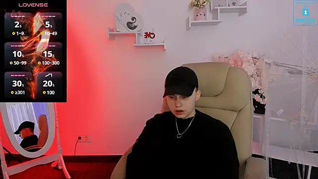 Snapshot of Dolly__Queen_ chatting on 02-07-25, 08:53 Dolly Queen online show from 02-07-25, 08:53