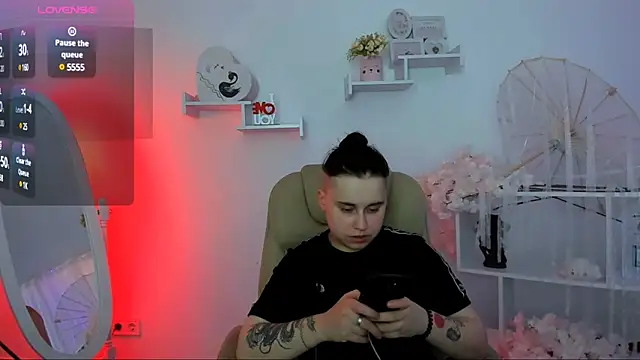 Snapshot of Dolly__Queen_ chatting on 03-07-25, 11:27 Dolly Queen online show from 03-07-25, 11:27