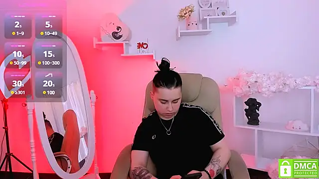 Snapshot of Dolly__Queen_ chatting on 03-16-25, 03:14 Dolly Queen online show from 03-16-25, 03:14