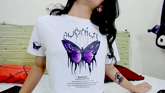 Snapshot of Evil_Queen13 chatting on 12-02-25, 07:42 Evil Queen13 online show from 12-02-25, 07:42