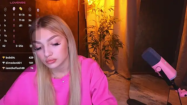 Ella Milla online show from 01-13-25, 11:41