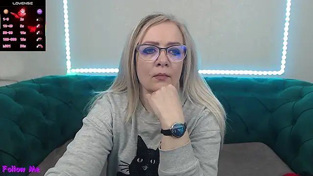 IvanaCharm online show from 04-25-26, 03:42