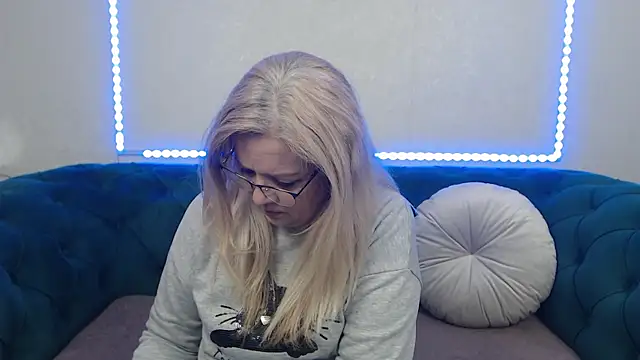 IvanaCharm online show from 04-29-26, 03:21