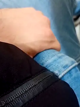 Snapshot of Piroca_meladinha chatting on 12-14-25, 07:47 Piroca meladinha online show from 12-14-25, 07:47