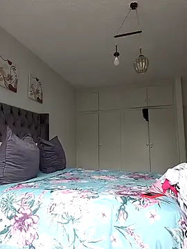 Snapshot of Drippincaty chatting on 01-19-26, 08:18 Drippincaty online show from 01-19-26, 08:18