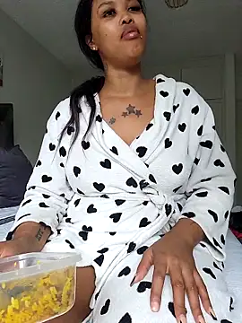 Snapshot of Drippincaty chatting on 02-15-26, 09:52 Drippincaty online show from 02-15-26, 09:52