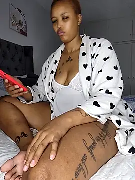 Snapshot of Drippincaty chatting on 02-24-26, 03:48 Drippincaty online show from 02-24-26, 03:48