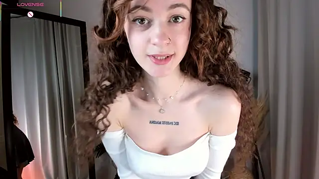 Curly Moon online show from 04-28-26, 01:49