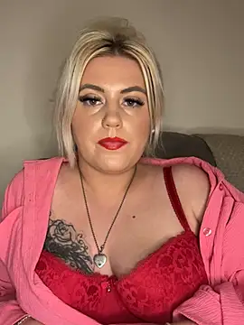 Snapshot of Blondiee3088 chatting on 12-19-24, 03:41 Blondiee3088 online show from 12-19-24, 03:41