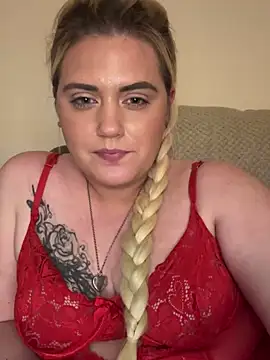 Snapshot of Blondiee3088 chatting on 01-25-25, 01:21 Blondiee3088 online show from 01-25-25, 01:21