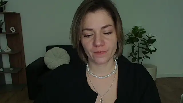Snapshot of MariaSttone chatting on 12-04-24, 03:54 MariaSttone online show from 12-04-24, 03:54