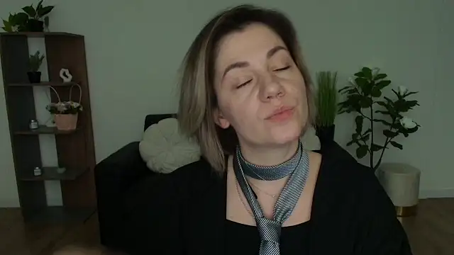 Snapshot of MariaSttone chatting on 12-10-24, 11:54 MariaSttone online show from 12-10-24, 11:54