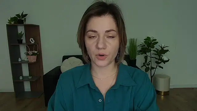 Snapshot of MariaSttone chatting on 12-13-24, 03:21 MariaSttone online show from 12-13-24, 03:21