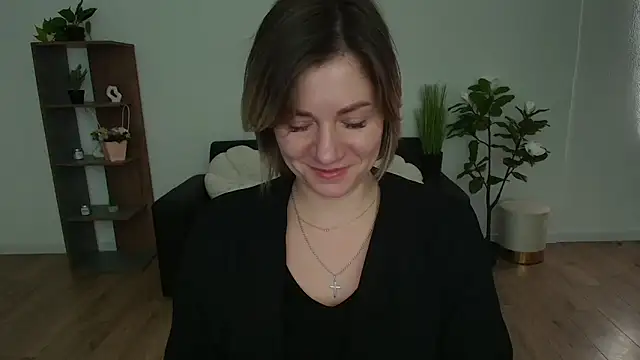 Snapshot of MariaSttone chatting on 12-16-24, 11:22 MariaSttone online show from 12-16-24, 11:22