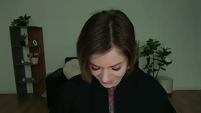 Snapshot of MariaSttone chatting on 12-19-24, 08:34 MariaSttone online show from 12-19-24, 08:34