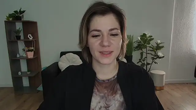 Snapshot of MariaSttone chatting on 12-19-24, 12:12 MariaSttone online show from 12-19-24, 12:12
