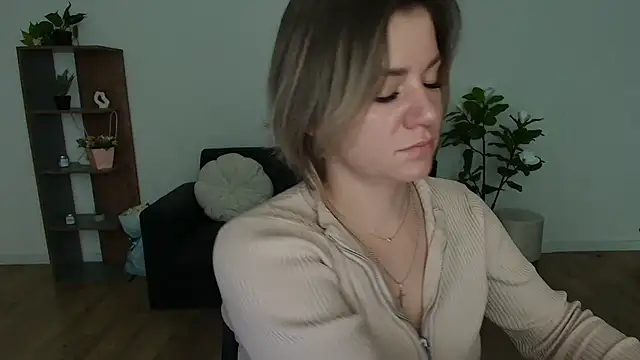 Snapshot of MariaSttone chatting on 12-23-24, 03:33 MariaSttone online show from 12-23-24, 03:33