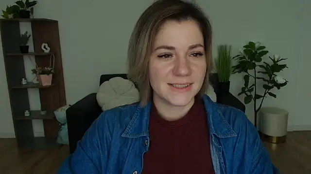 Snapshot of MariaSttone chatting on 12-24-24, 03:37 MariaSttone online show from 12-24-24, 03:37