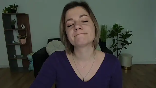 Snapshot of MariaSttone chatting on 12-25-24, 07:57 MariaSttone online show from 12-25-24, 07:57