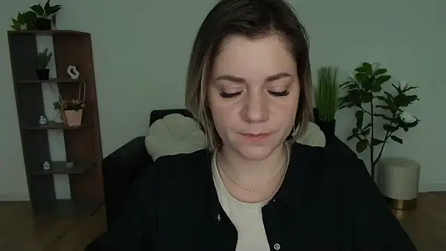 Snapshot of MariaSttone chatting on 12-26-24, 02:16 MariaSttone online show from 12-26-24, 02:16