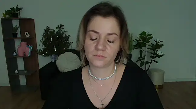 Snapshot of MariaSttone chatting on 01-10-25, 02:13 MariaSttone online show from 01-10-25, 02:13