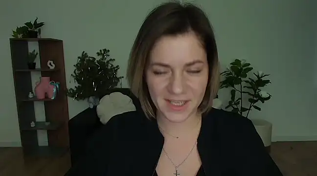 Snapshot of MariaSttone chatting on 01-11-25, 02:25 MariaSttone online show from 01-11-25, 02:25