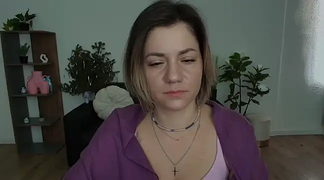 Snapshot of MariaSttone chatting on 01-13-25, 10:58 MariaSttone online show from 01-13-25, 10:58