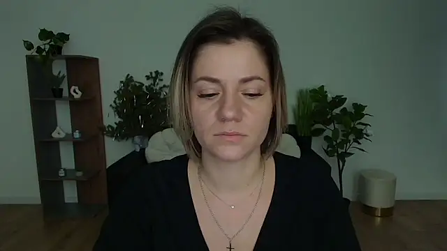 Snapshot of MariaSttone chatting on 01-17-25, 12:10 MariaSttone online show from 01-17-25, 12:10