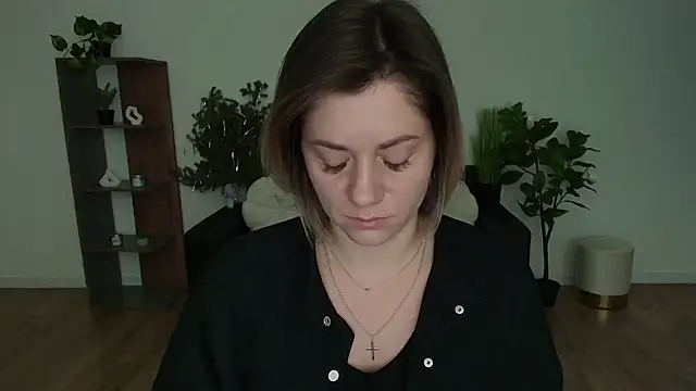 Snapshot of MariaSttone chatting on 01-20-25, 01:53 MariaSttone online show from 01-20-25, 01:53