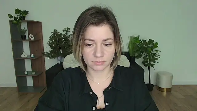Snapshot of MariaSttone chatting on 01-21-25, 03:21 MariaSttone online show from 01-21-25, 03:21