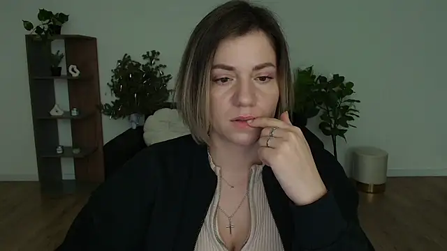Snapshot of MariaSttone chatting on 01-30-25, 05:06 MariaSttone online show from 01-30-25, 05:06