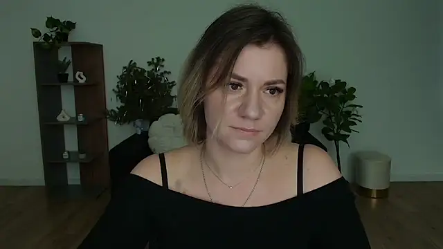 Snapshot of MariaSttone chatting on 02-04-25, 01:27 MariaSttone online show from 02-04-25, 01:27