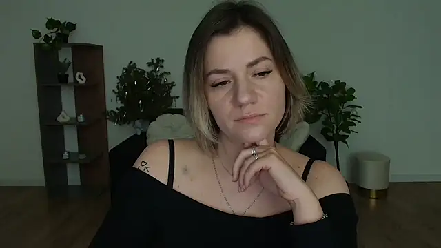 Snapshot of MariaSttone chatting on 02-04-25, 04:29 MariaSttone online show from 02-04-25, 04:29