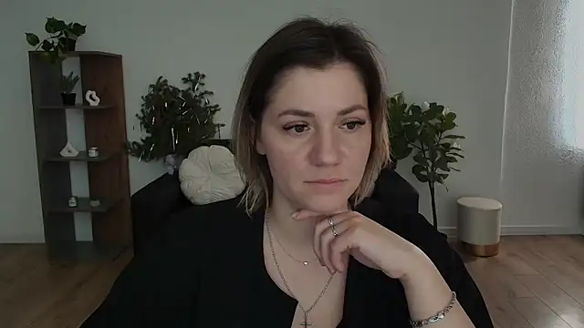 Snapshot of MariaSttone chatting on 02-10-25, 11:57 MariaSttone online show from 02-10-25, 11:57