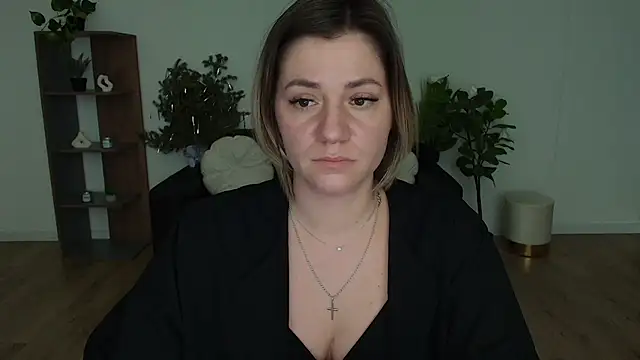 Snapshot of MariaSttone chatting on 02-10-25, 06:35 MariaSttone online show from 02-10-25, 06:35