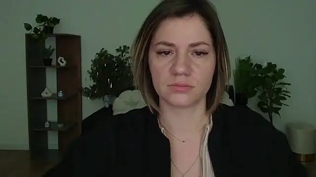 Snapshot of MariaSttone chatting on 02-11-25, 04:02 MariaSttone online show from 02-11-25, 04:02