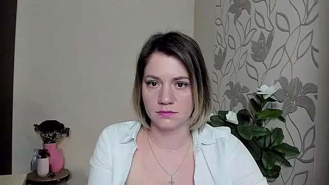 Snapshot of MariaSttone chatting on 02-25-25, 07:25 MariaSttone online show from 02-25-25, 07:25