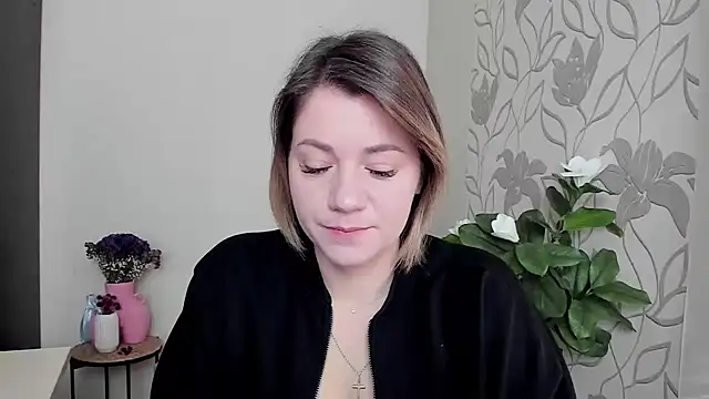 Snapshot of MariaSttone chatting on 02-26-25, 09:10 MariaSttone online show from 02-26-25, 09:10