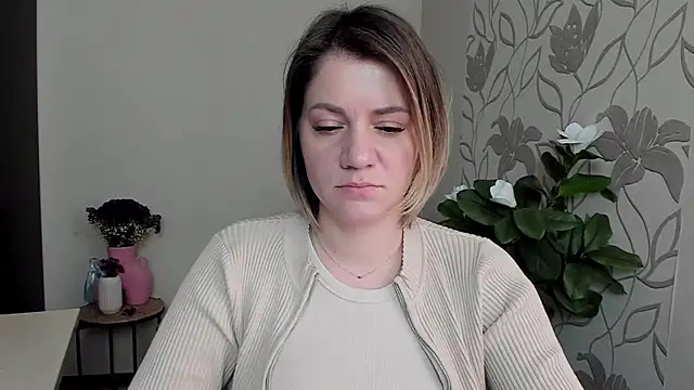 Snapshot of MariaSttone chatting on 02-28-25, 01:25 MariaSttone online show from 02-28-25, 01:25