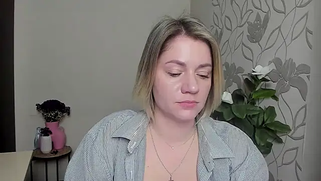 Snapshot of MariaSttone chatting on 03-11-25, 05:57 MariaSttone online show from 03-11-25, 05:57