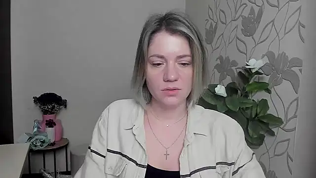 Snapshot of MariaSttone chatting on 03-13-25, 07:28 MariaSttone online show from 03-13-25, 07:28