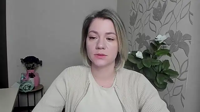 Snapshot of MariaSttone chatting on 03-17-25, 06:32 MariaSttone online show from 03-17-25, 06:32
