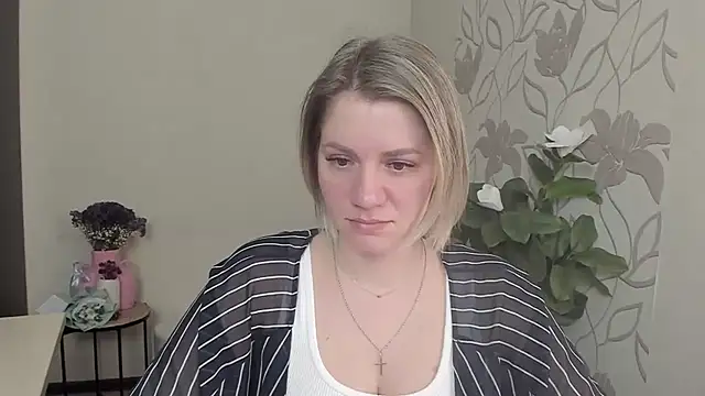 Snapshot of MariaSttone chatting on 03-20-25, 11:16 MariaSttone online show from 03-20-25, 11:16