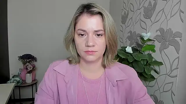 Snapshot of MariaSttone chatting on 09-23-25, 01:47 MariaSttone online show from 09-23-25, 01:47