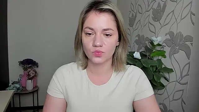 Snapshot of MariaSttone chatting on 09-28-25, 10:42 MariaSttone online show from 09-28-25, 10:42