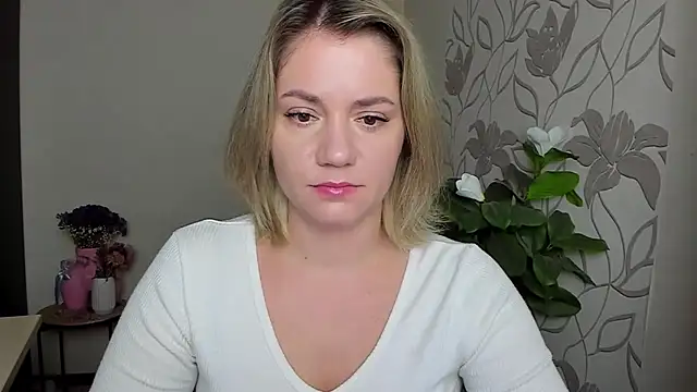 Snapshot of MariaSttone chatting on 10-03-25, 02:14 MariaSttone online show from 10-03-25, 02:14