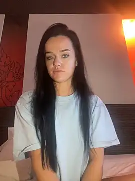 English-Chloe96 online show from 03-22-25, 11:00