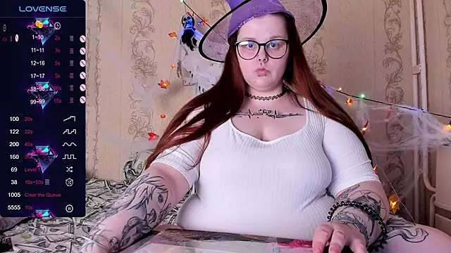 Snapshot of Crow_Diam0nd chatting on 10-12-25, 10:03 Crow Diam0nd online show from 10-12-25, 10:03