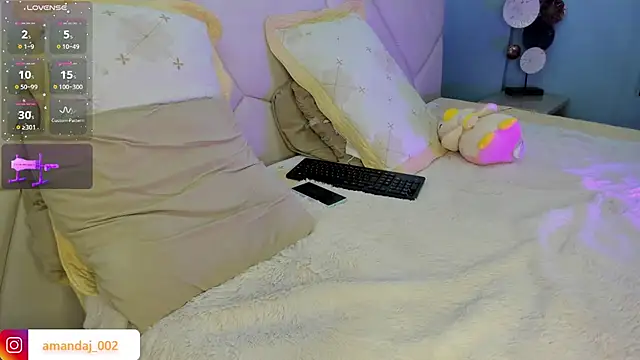 amandaaJones  online show from 06-03-26, 04:56